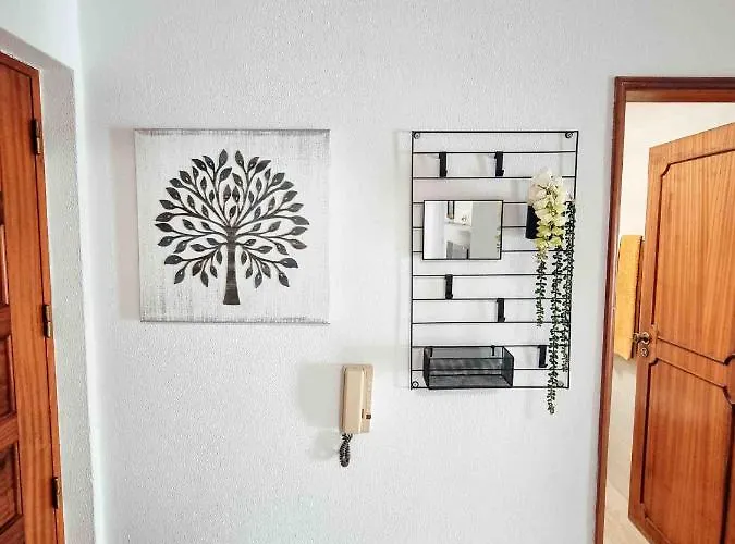 Rocha Candimar Sunflower アパート