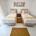 Rocha Candimar Sunflower דירה